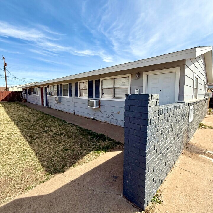 922 44th St in Lubbock, TX - Building Photo
