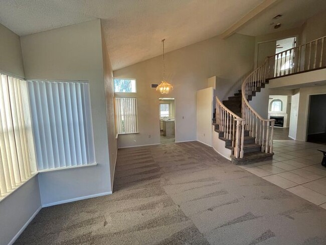 2644 Huber Heights Dr in Las Vegas, NV - Building Photo - Building Photo