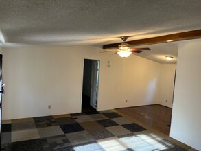 9590 SW McAdoo Rd in Augusta, KS - Building Photo - Building Photo