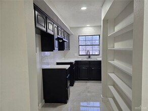 16 Tori Ln in Edinburg, TX - Building Photo - Building Photo