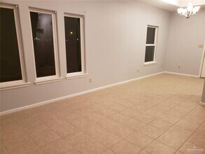2716 Primrose Ave-Unit -4 in Edinburg, TX - Building Photo - Building Photo