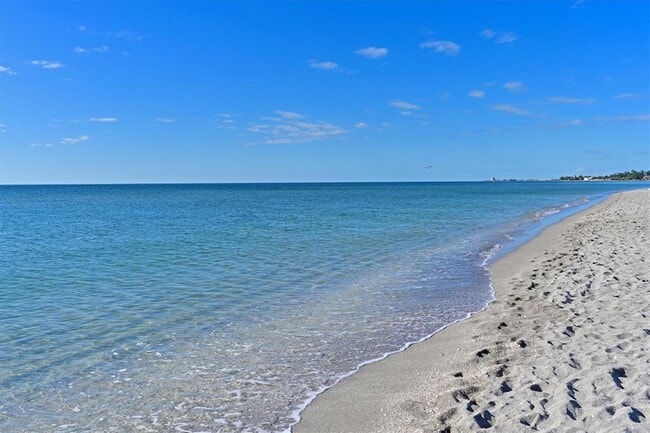 8630 Midnight Pass Rd in Sarasota, FL - Building Photo - Building Photo