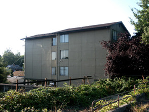 Alder Crest Apartments in Seattle, WA - Building Photo - Building Photo