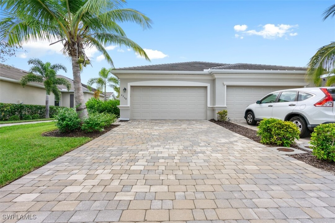 4268 Lemongrass Dr in Ft. Myers, FL - Building Photo