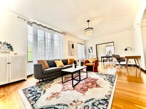 Los Altos Apartments in Los Angeles, CA - Building Photo - Building Photo