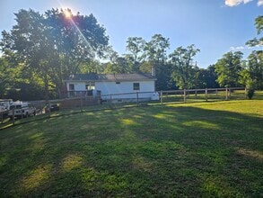 5409 Indian Fields Rd in Coeymans Hollow, NY - Building Photo - Building Photo