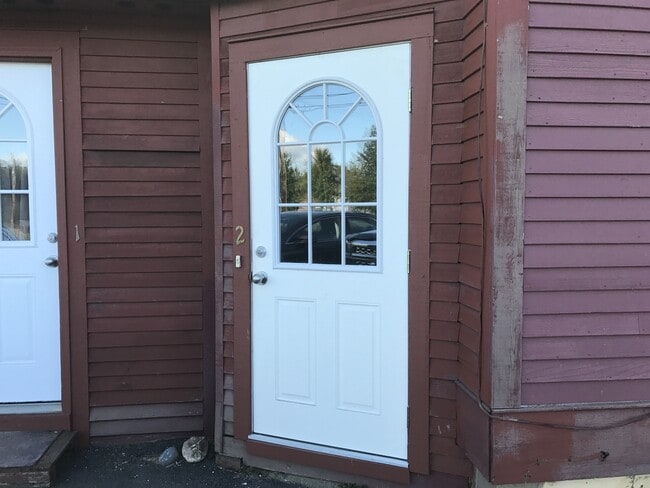 945 Laporte Rd in Morristown, VT - Foto de edificio - Building Photo