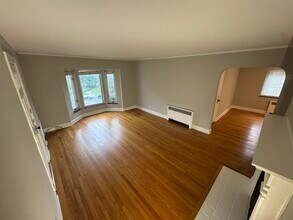 2984 Linwood Ave, Unit 1 in Cincinnati, OH - Building Photo - Building Photo