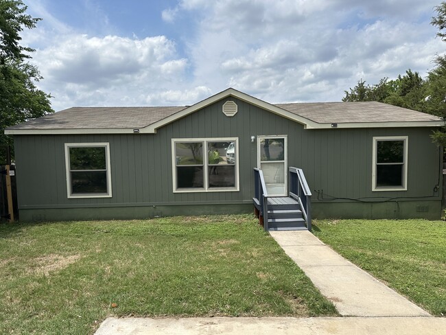 property at 7208 Comstock Cv
