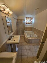 2447 Auhuhu St in Pearl City, HI - Building Photo - Building Photo