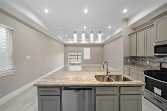 2807 Wichita St in Houston, TX - Foto de edificio - Building Photo