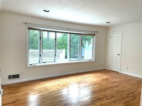 220 Central Park Rd in Plainview, NY - Building Photo - Building Photo