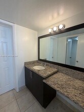 494 NW 165th St in Miami, FL - Building Photo - Building Photo