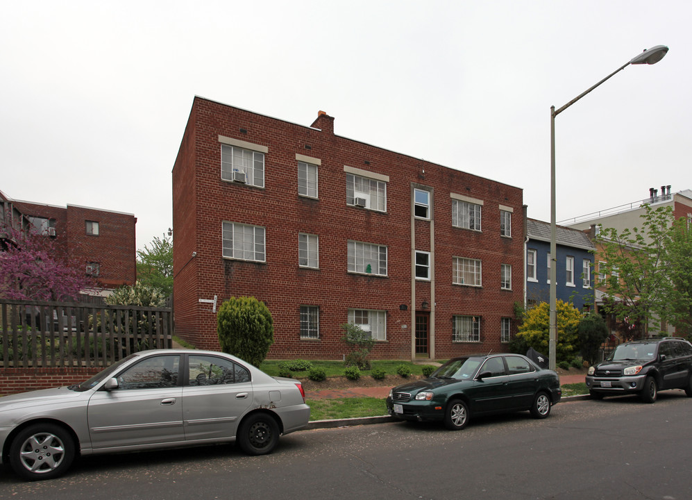 714 11th St NE in Washington, DC - Building Photo