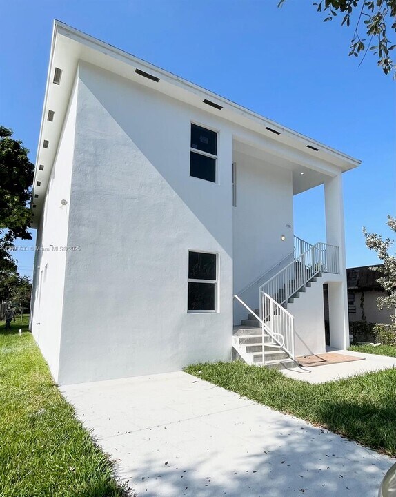 4506 NW 22nd Ct in Miami, FL - Building Photo