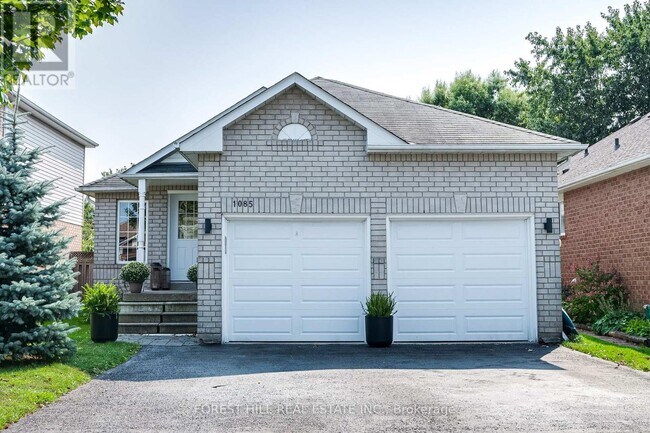 1085 Kensington St in Innisfil, ON - Building Photo - Building Photo