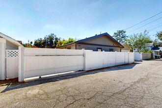 1843 Las Lunas St in Pasadena, CA - Building Photo - Building Photo