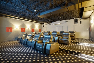 The Grande at MetroPark in Iselin, NJ - Foto de edificio - Building Photo