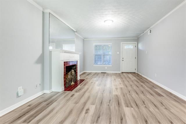 5016 W Mockingbird Ln in Dallas, TX - Building Photo - Building Photo