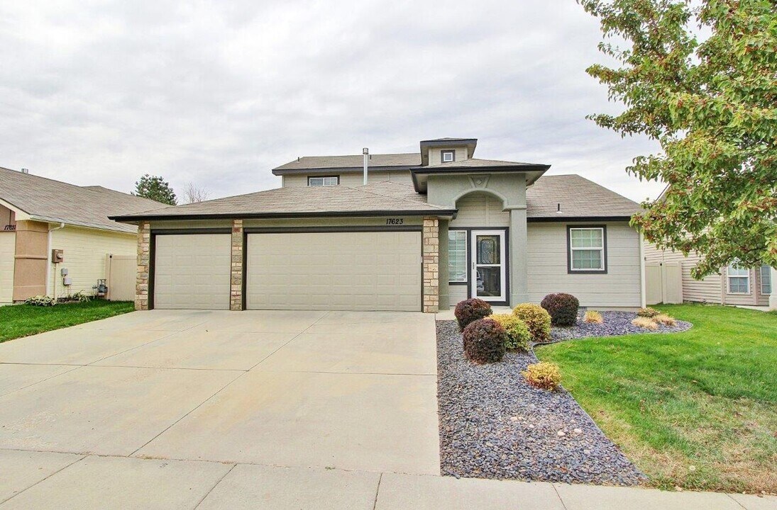 17623 Dark Zebra Way in Nampa, ID - Building Photo