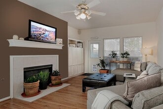 15 S Avonlea Cir in Spring, TX - Building Photo - Building Photo