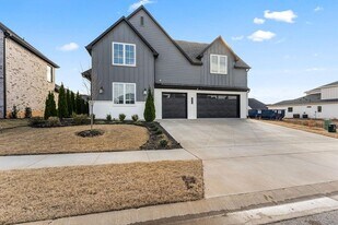 3505 SW Radiance Ave in Bentonville, AR - Building Photo