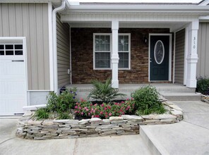 310 Jasmine Ln in Jacksonville, NC - Building Photo - Building Photo