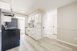 14 Elm St in Bloomfield, NY - Building Photo