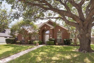 308 Sycamore Dr in Murphy, TX - Building Photo