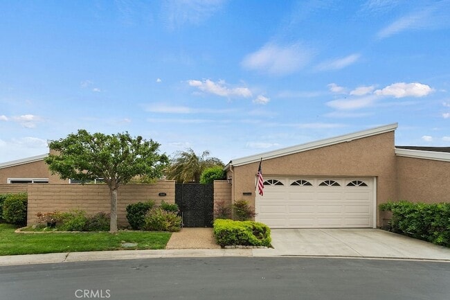 property at 31082 Montesa