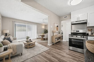 Travis Park Apartments in Austin, TX - Building Photo - Building Photo