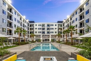 4480 Meadows Ln in Las Vegas, NV - Building Photo