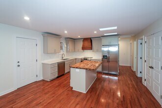 440 S May St in Southern Pines, NC - Foto de edificio - Building Photo