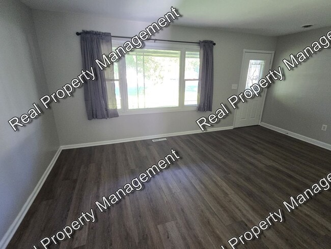 7707 W Taft St in Merrillville, IN - Building Photo - Building Photo