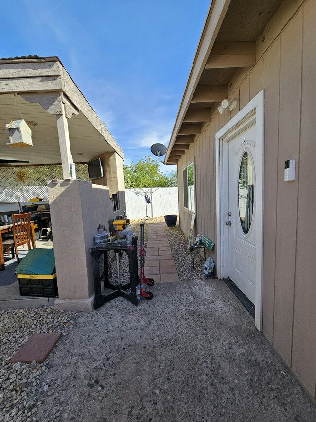 3034 S Albert Ave in Tempe, AZ - Building Photo - Building Photo