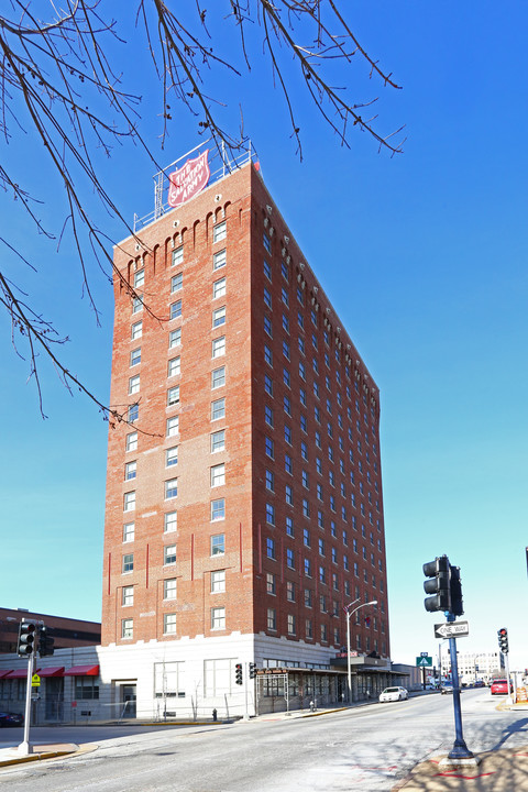 The Railton Apartments in St. Louis, MO - Building Photo