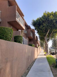 Huntington Ridge Apartments in Los Angeles, CA - Foto de edificio - Building Photo