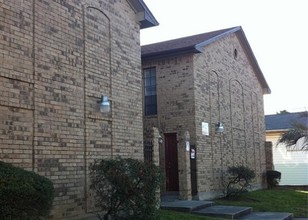 Victorian Oaks I in Galveston, TX - Building Photo - Building Photo