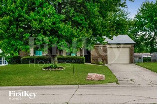 6834 Turnberry Way in Indianapolis, IN - Building Photo