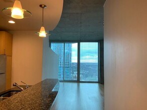 400 N Church St-Unit -UNIT 2212 in Charlotte, NC - Building Photo - Building Photo