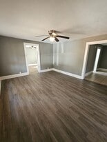 211 W Rasch Rd in Florence, AL - Building Photo