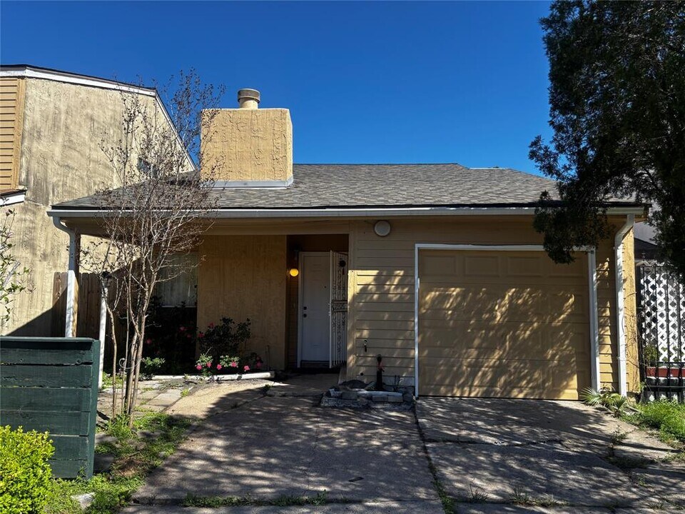 12410 Windjammer St in Houston, TX - Building Photo
