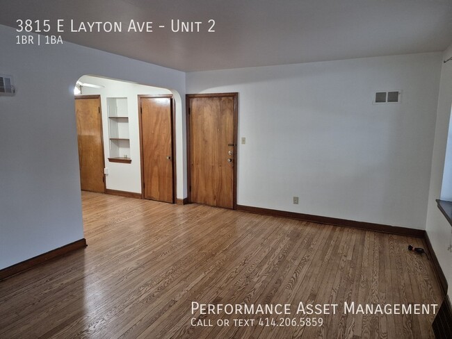 3815 E Layton Ave in Cudahy, WI - Building Photo - Building Photo