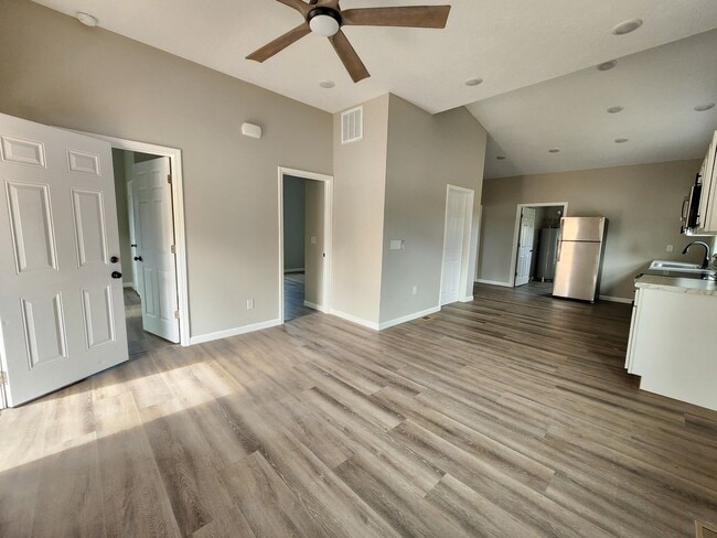 7345 E Division St in Springfield, MO - Building Photo - Building Photo