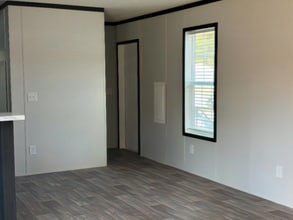 Room in Apartment on Lee Hy Dr in Kernersville, NC - Building Photo - Building Photo
