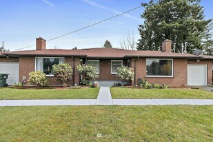 8311 Bridgeport Way SW, Unit 8311 in Lakewood, WA - Building Photo