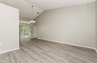 7371 Box Elder Dr in Port Richey, FL - Building Photo - Building Photo