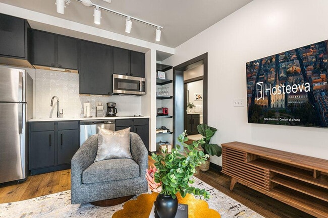 611 Commerce St in New Orleans, LA - Building Photo - Building Photo