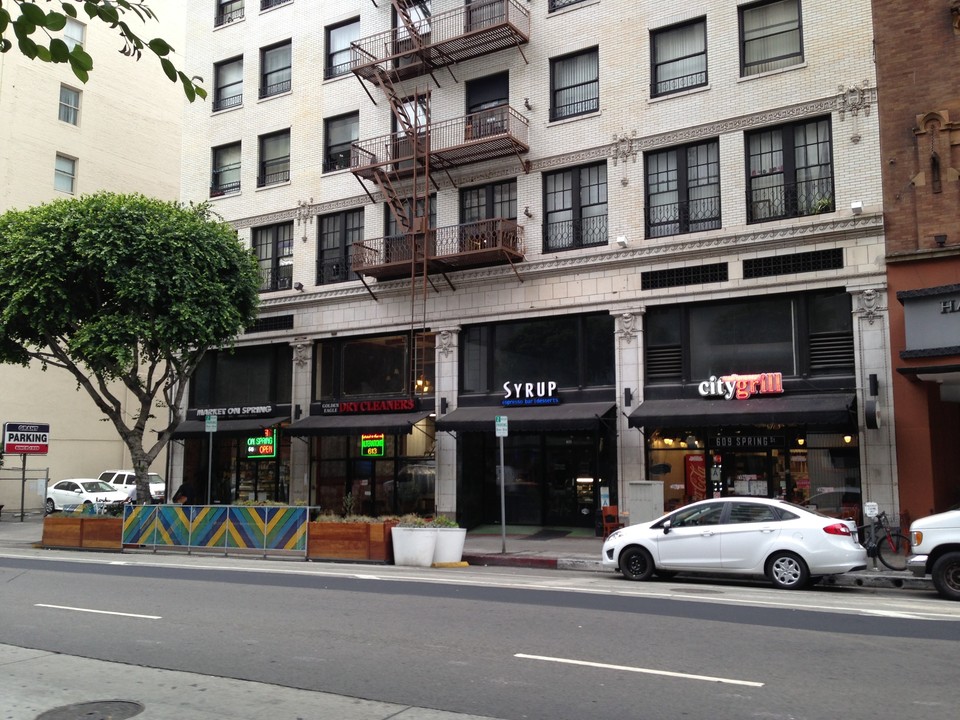 Hayward Apartments in Los Angeles, CA - Foto de edificio