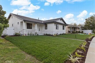 23217 Anza Ave in Torrance, CA - Foto de edificio - Building Photo